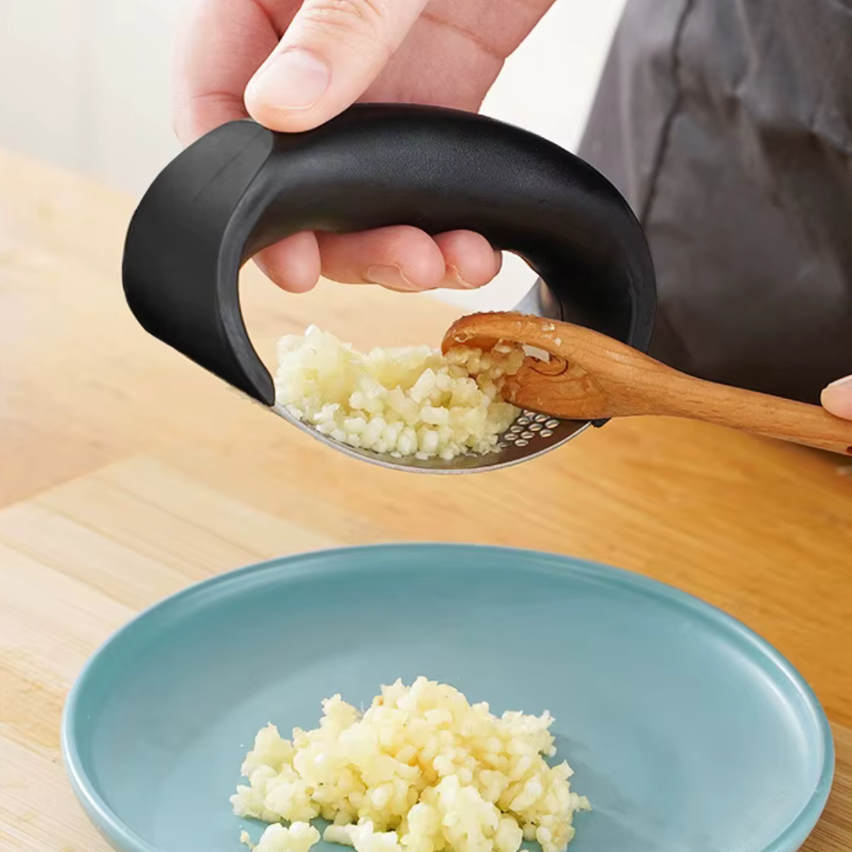KNOBLAUCHPRESSER AUS EDELSTAHL